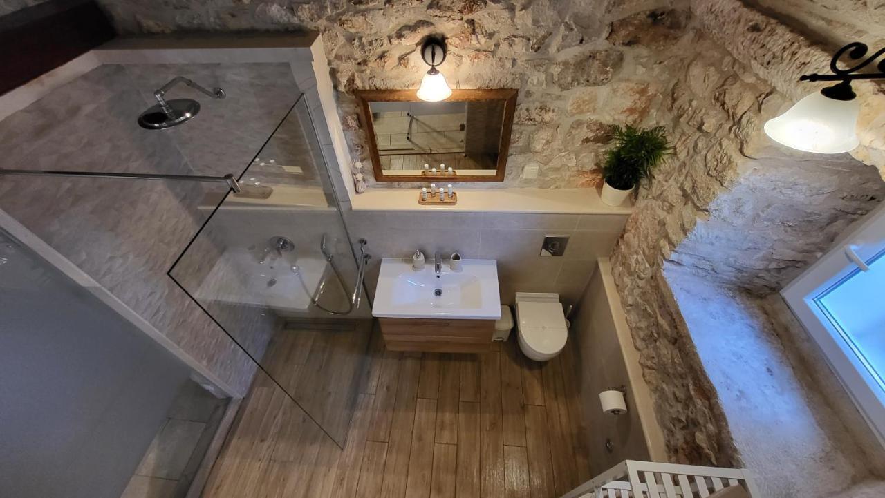 Stone House Apartments Didini Dvori Лумбарда Екстериор снимка