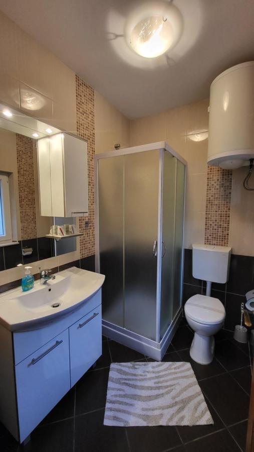 Stone House Apartments Didini Dvori Лумбарда Екстериор снимка