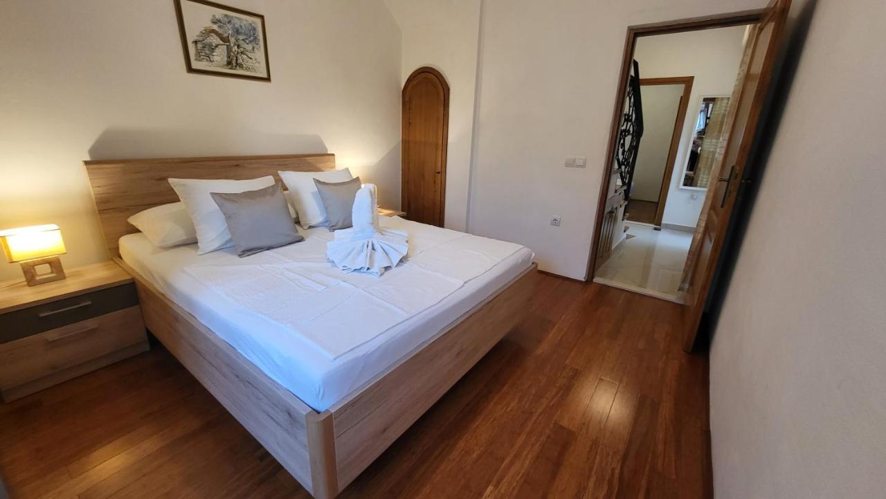 Stone House Apartments Didini Dvori Лумбарда Екстериор снимка