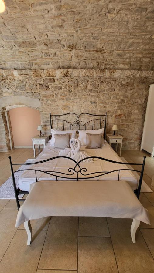 Stone House Apartments Didini Dvori Лумбарда Екстериор снимка