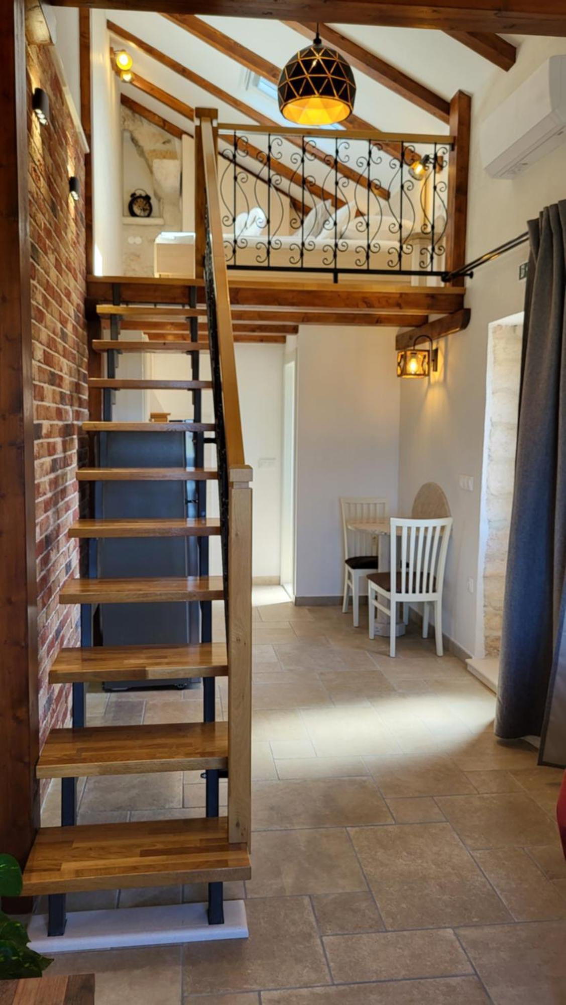 Stone House Apartments Didini Dvori Лумбарда Екстериор снимка