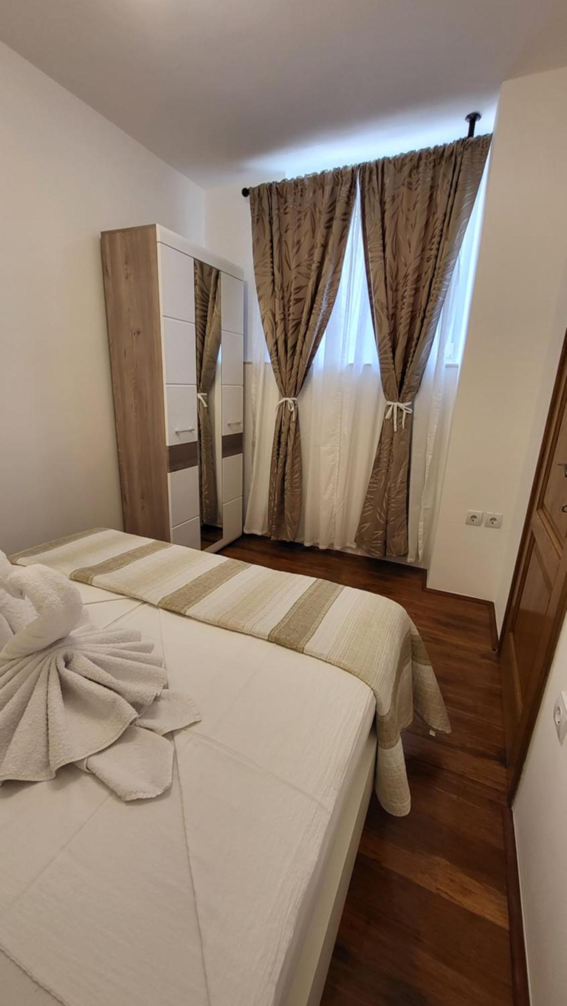 Stone House Apartments Didini Dvori Лумбарда Екстериор снимка